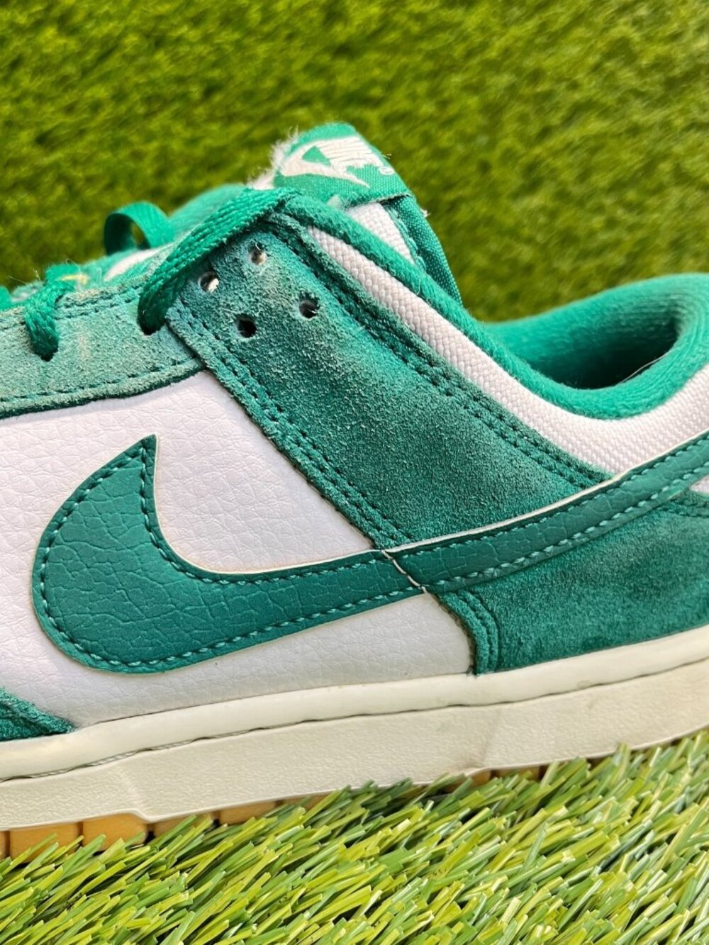 Nike Dunk Low SE Mens Size 9 White Green Gum Athletic Leather Shoes Sneakers - Picture 10 of 12